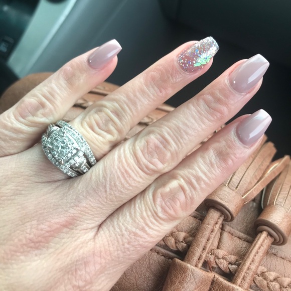 Engagement/wedding band